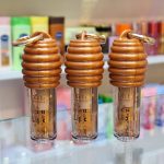 لیپ گلاس عسلی آویزدار دورهو | Diohoo Honey Lipoil / Honey Lip Oil